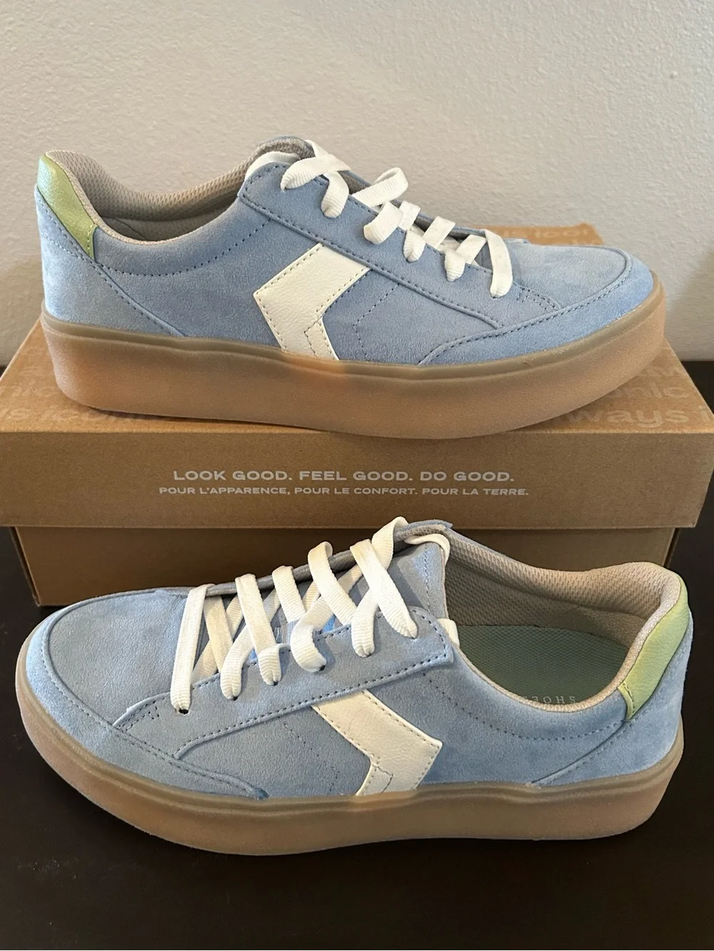 Dr Scholls 🌀NWT! Women’s Light Blue faux suede Lace-Up Sneaker